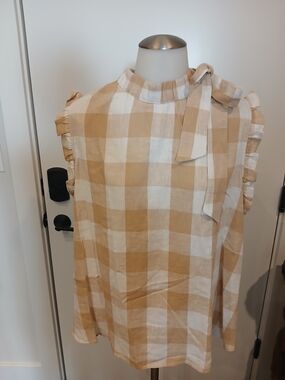 Who What Wear Beige & White Gingham Tie-Neck Sleeveless Top